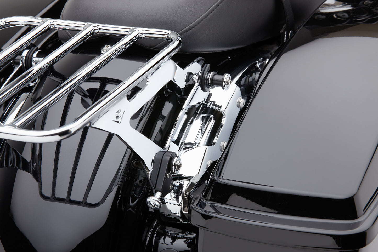 Backrest Mounting Kit Chrome Flh/Flt 09 13